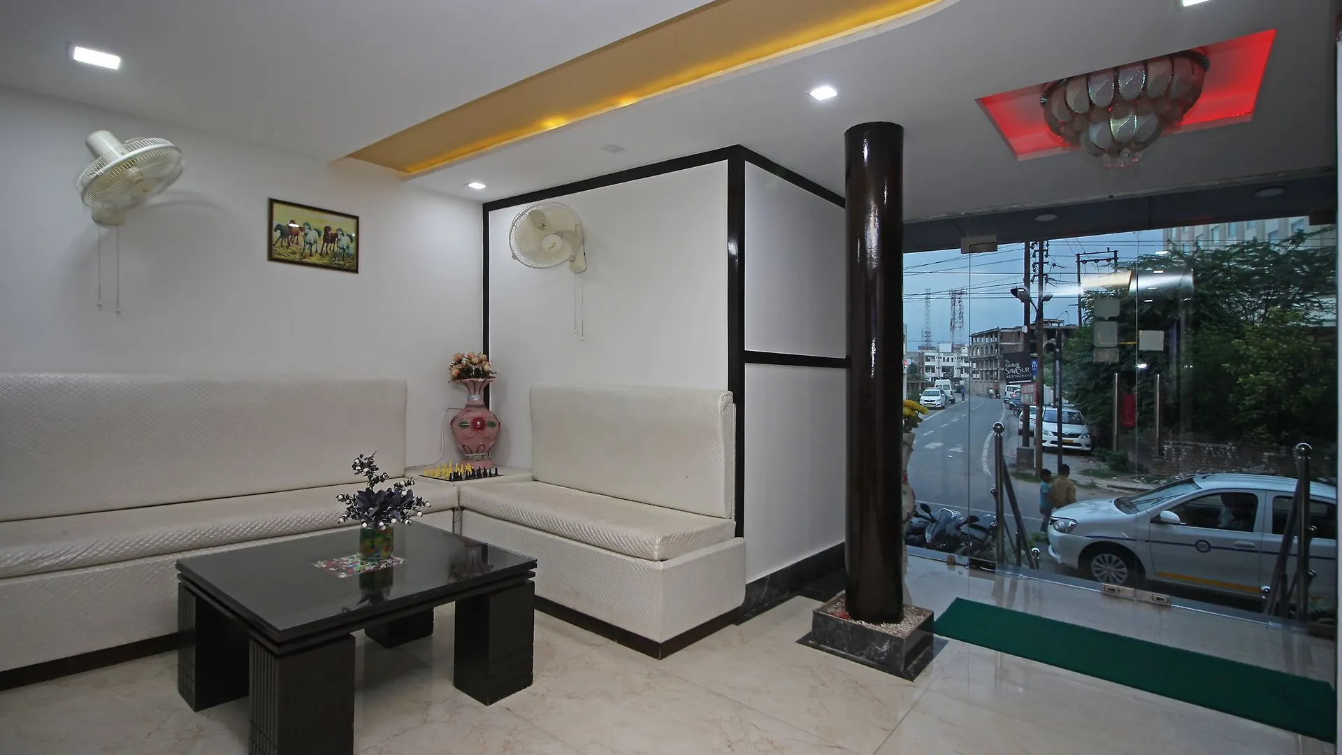Oyo 8743 Hotel Ravi Palace Agra