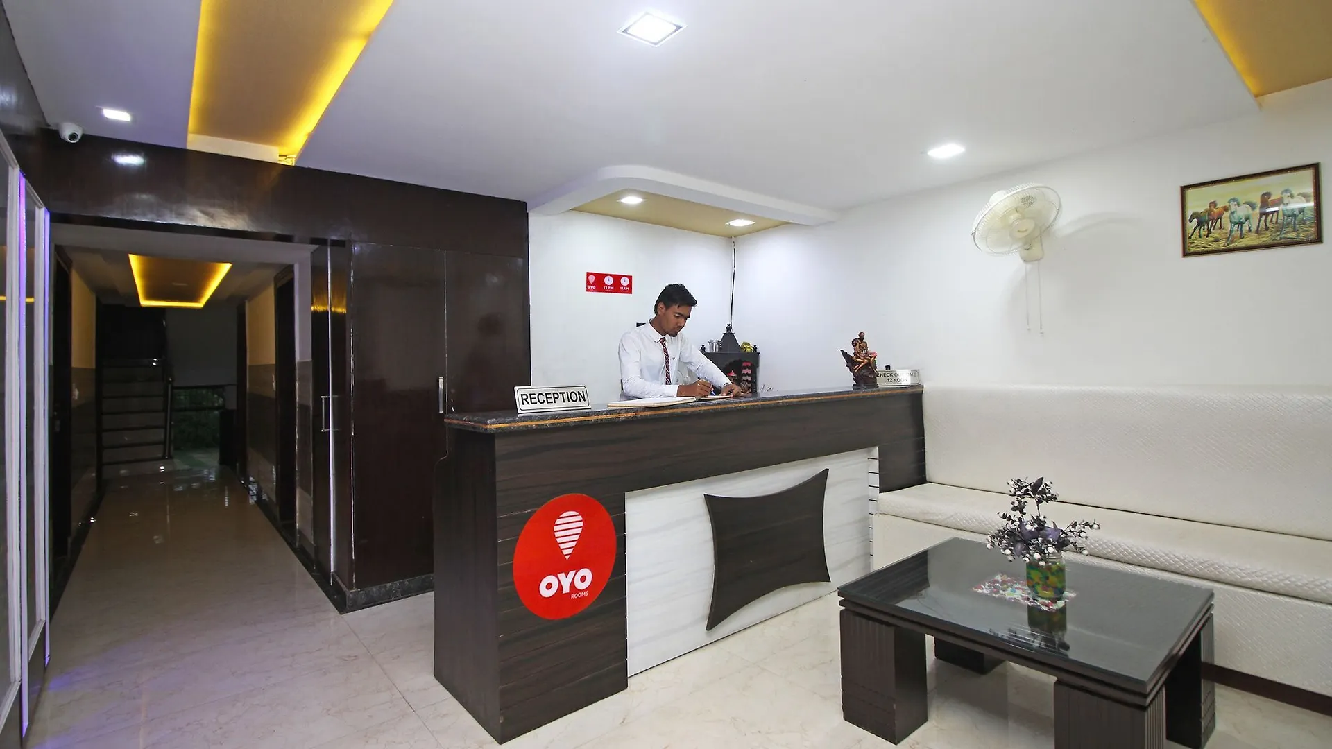 Oyo 8743 Hotel Ravi Palace Agra  2*, Agra (Uttar Pradesh)