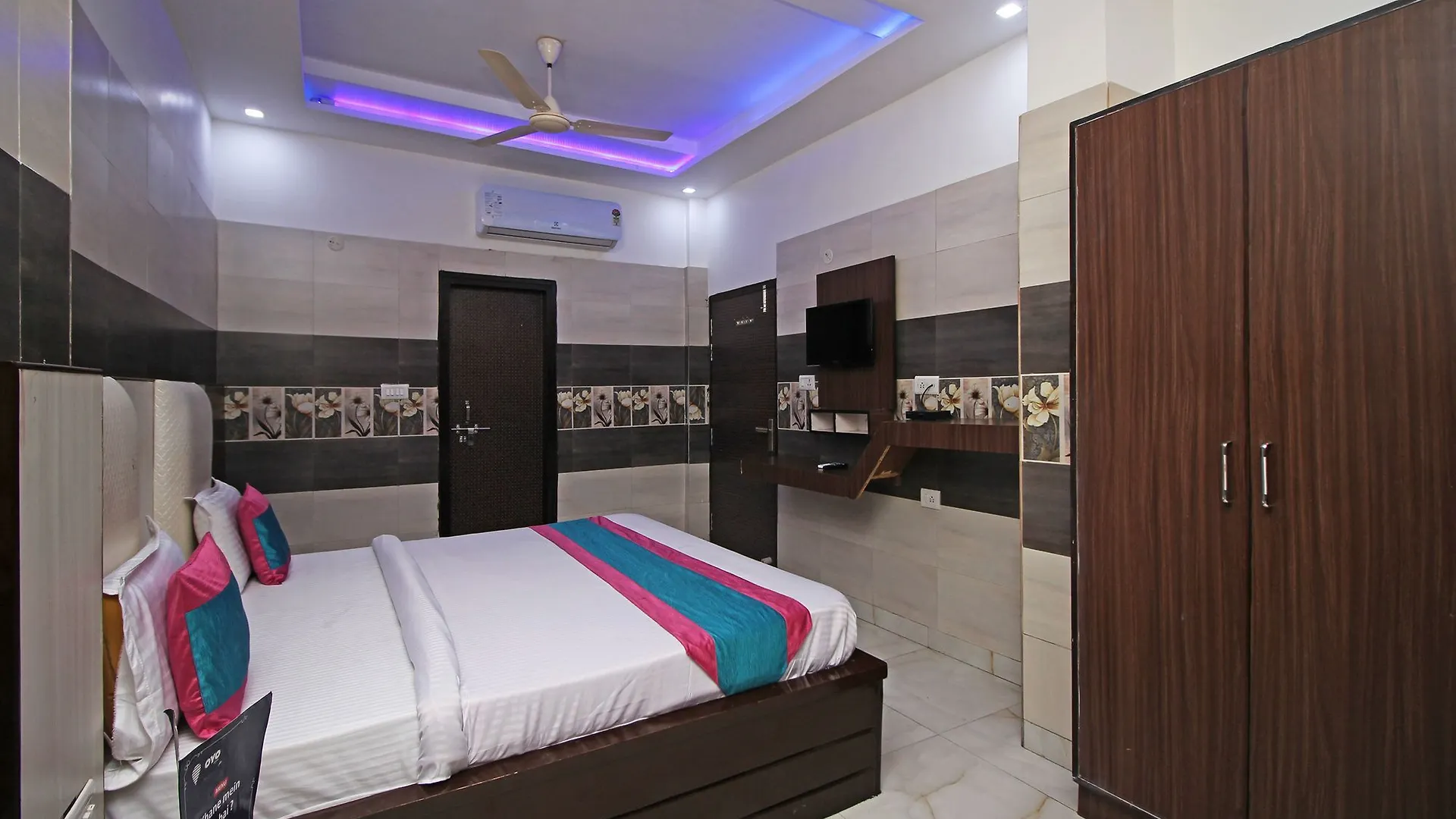 Oyo 8743 Hotel Ravi Palace Agra